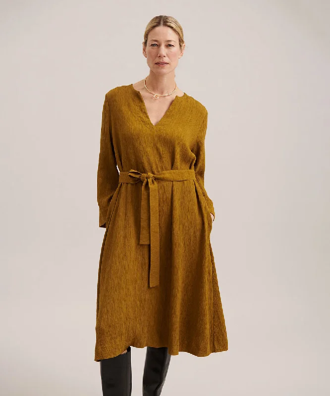 Nyrai Split Neck Midi Dress